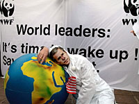 World Summit on Sustainable Development (WSSD)in Johannesburg. August/September 2002 WWF protest ... / &copy;: WWF-Canon / Chris MARAIS