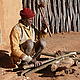 Homme fier de nous montrer son travail... © WWF / Mylène Francoeur