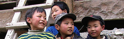 Children in Taiping village. Sichuan province, China. / ©: (c) WWF-Canon / Claire DOOLE Children in Taiping village. Sichuan province, China. rel=