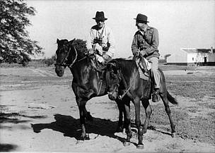 Sir Julian Huxley (left) & Max Nicholson in Coto Doñana, Spain, in 1970. / ©: WWF-Canon / Eric HOSKING / ©: WWF-Canon / Eric HOSKING