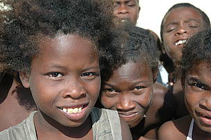 Kids at Salary Bay / &copy;: WWF / Dannick Randriamanantena