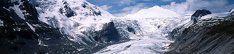 Pasterze Glacier lies in the Hohe Tauern mountain range of the Alps, along the northeastern slope ... rel=