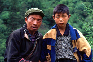 Locals from the Baïma tribal group at Wanglang Nature Reserve. Sichuan province, Pingwu county, ... / ©: WWF-Canon / John E. NEWBY Locals from the Baïma tribal group at Wanglang Nature Reserve. / ©: WWF-Canon / John E. NEWBY