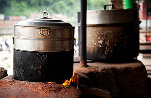 The use of wood collected from local forests for fuel poses a serious threat to the forests of the ... / ©: WWF / Seth JACKSON / ©: WWF / Seth JACKSON