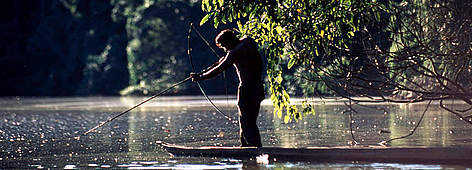 Fishing with a bow and arrow in Southern Peru / ©: ANDRE BARTSCHI / WWF - CANON rel=