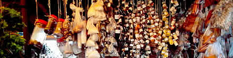 Ver-O-Peso market. Inside the stalls: Leaves, roots, essences, dry parts of wild animals used for ... / ©: WWF-Canon / Juan PRATGINESTOS rel=