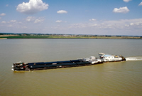 Heavy navigation threatens the Danube River ecosystem. Barge navigating along the Danube River, ... / ©: WWF-Canon / Paul Glendell / ©: WWF-Canon / Paul Glendell