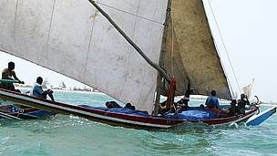 Senegalese fishermen aboard a pirogue heading out for a day of fishing / ©: WWF / Sawyer Blazek / ©: WWF / Sawyer Blazek