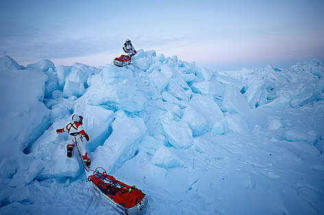 New data released in October by the Catlin Arctic Survey and WWF provides further evidence that the ... / ©: WWF / Martin Hartley/www.martinhartley.com rel=