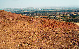 Urbanisation and erosion in the Cerrado, Brazil. / ©: WWF-Canon / Mauri RAUTKARI Urbanisation and erosion in the Cerrado, Brazil. / ©: WWF-Canon / Mauri RAUTKARI