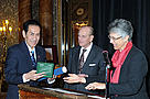 Prof. Chen Yiyu, President of NSFC, accepted the 2009 WWF (World Wildlife Fund) Duke of Edinburgh ... / ©: NSFC / ©: NSFC