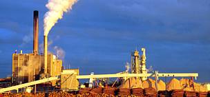 Paper mill Hälsingland County Sweden / ©: Kjell-Arne Larsson / WWF / ©: Kjell-Arne Larsson / WWF