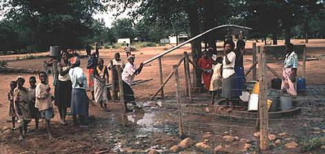 A community well. Chilo National Park, Zimbabwe. / ©: WWF-Canon / Meg GAWLER A community well. Chilo National Park, Zimbabwe. rel=