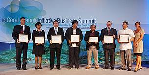 From left to right: ANOVA Seafood International represented by Mr. Blane Olson, Bank Negara ... / ©: WWF / ©: WWF