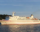 Waste water released from cruise ships and other vessels discharge hundreds of tons of nitrogen and phosphorus into the Baltic each year, contributing to large-scale toxic algae blooms and a reduction of water quality.