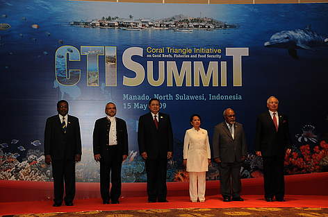 The six Coral Triangle Heads of State of Indonesia, Malaysia, Papua New Guinea, the Philippines, ... / ©: WOC / CTI rel=