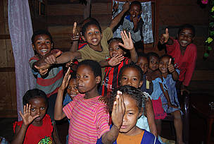 Kids very proud / ©: WWF / Martina Lippuner / ©: WWF / Martina Lippuner