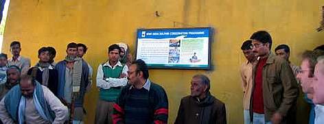Meeting between WWF India's Ganges River Dolphin Project leaders and local leaders in the village ... / ©: WWF-Canon / Brian THOMSON Meeting between WWF India's Ganges River Dolphin Project leaders and local leaders in the village ... rel=