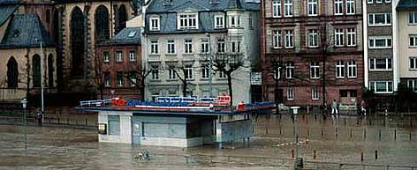 Flooding of river Main Inundations caused by heavy rain and destruction of floodplain. Frankfurt am ... / ©: WWF-Canon / Hartmut Jungius Flooding of river Main Inundations caused by heavy rain and destruction of floodplain. Frankfurt am ... rel=