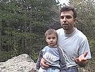 Боян Петров със сина си / ©: WWF DCP BG archive picture of WWF climate witness Boyan Petrov from video / ©: WWF DCP BG archive