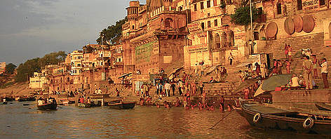 Sunrise at the Ganges River in Varanasi, India. Creative Commons licence / ©: Richard IJzermans Sunrise at the Ganges River in Varanasi, India. rel=
