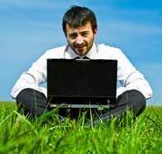 It's now even easier to find out more about WWF / ©: iStockphoto/ZoneCreative Man with laptop / ©: iStockphoto/ZoneCreative