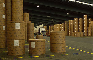 FSC Sweden Finished FSC paper at Dockside. SCA supplier of paper from certified forest. ... / ©: Edward Parker/WWF-Canon / ©: Edward Parker/WWF-Canon