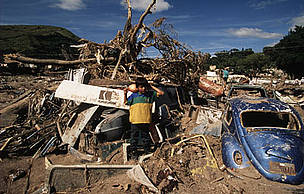 Climate change is increasing the intensity of hurricanes. The picture shows a child in Honduras, ... / ©: WWF-Canon / Nigel DICKINSON / ©: WWF-Canon / Nigel DICKINSON