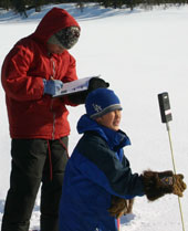 Loise Vent and Alex Vent taking readings for the climate change project. / ©: Tonje Folkestad / ©: Tonje Folkestad