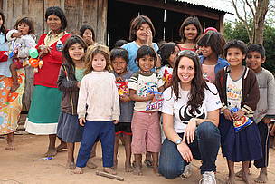 Me with the kids of the Tacuaró Reserve in Caazapa, Paraguay / ©: WWF / Francisco Pereira / ©: WWF / Francisco Pereira