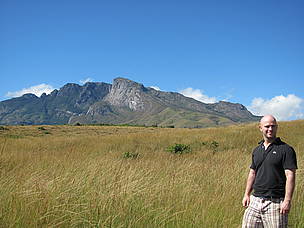 Me with Ivohibe Pic in the background / ©: WWF / Derek Ludlow / ©: WWF / Derek Ludlow