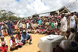 Cérémonie de transfert de gestion des ressources naturelles à la communauté. Fandriana, Madagascar. / ©: WWF-MWIOPO / ©: WWF-MWIOPO