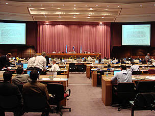 Delegates at the IPCC meeting in Bangkok, Thailand, 2007. / ©: IISD ENB Delegates at the IPCC meeting in Bangkok, Thailand, 2007. / ©: IISD ENB