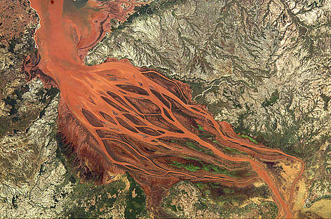 The Betsiboka Estuary on the northwest coast of Madagascar is the mouth of Madagascar’s largest ... / ©: NASA Earth Observatory rel=