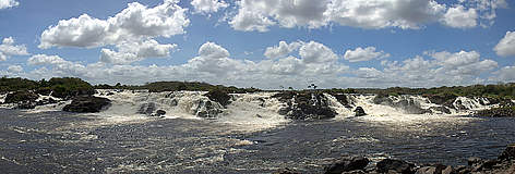 Waterfall in La Llovizna park, Puerto Ordaz, Orinoco basin, Venezuela / ©: istockphoto / Ronald Morales rel=