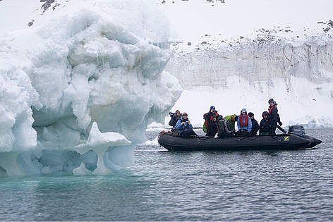 In June 2008, 18 students from nine countries - Canada, Germany, the Netherlands, Norway, Russia, ... / ©: WWF / Martin Hartley/www.martinhartley.com rel=
