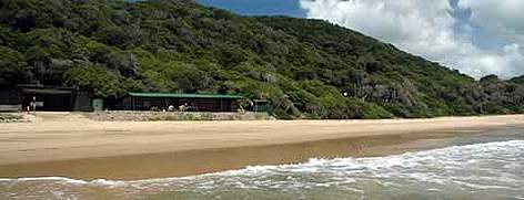 The project headquarters overlooks the sandy beach at Bhanga Nek, in north-eastern KwaZulu Natal. ... / ©: WWF-Canon / Richard McLellan The project headquarters overlooks the sandy beach at Bhanga Nek, in north-eastern KwaZulu Natal. ... rel=
