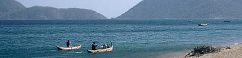 Local villagers fishing from traditional dugout canoes on Lake Malawi. / ©: WWF-Canon / Helena TELKÄNRANTA Local villagers with traditional dugout canoes at Lake Malawi (also known as lake Nyasa). Chembe ... rel=