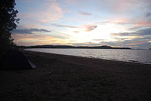 Sunrise at Nosy Hara / &copy;: WWF / Martina Lippuner