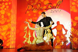 Dancers Chiang Yu Lan and Warren Boyce at the first Asia Panda Ball 2008 / ©: WWF International / ©: WWF International
