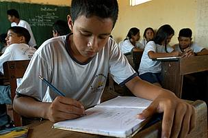 Niño en su aula, San Matías, Pantanal boliviano Norte. / ©: WWF / Gustavo YBARRA Niño en su aula, San Matías, Pantanal boliviano Norte. / ©: WWF / Gustavo YBARRA