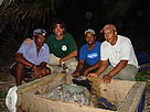 Paulina and members of the tagging team (from L-R: Pelagio Paulino, Jesus Tomas, Johanny de la ... / ©: Grupo Jaragua/INTEC / ©: Grupo Jaragua/INTEC