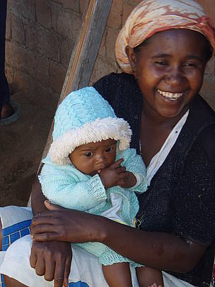 Mother and daughter in Analila / ©: WWF Charlotte Whitham / ©: WWF Charlotte Whitham