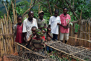 The team of tree gardeners. Vohimary-Nord, Vondrozo, Madagascar. / ©: WWF-MWIOPO / M. Lippuner / ©: WWF-MWIOPO / M. Lippuner