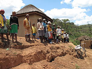 Des membres d'une communauté de base de Fandriana / ©: WWF Canon / Olivier van Bogaert / ©: WWF Canon / Olivier van Bogaert