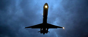 Plane landing. / ©: National Geographic Stock/ Tyrone Turner / WWF / ©: National Geographic Stock/ Tyrone Turner / WWF