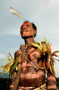 Job, a Pukapuki village local in traditional costume, East Sepik province, Papua New Guinea. ... / ©: Brent Stirton/Getty Images / WWF-UK / ©: Brent Stirton/Getty Images / WWF-UK