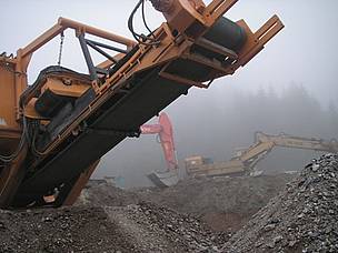 Bulldozers in Rila National Park, Bulgaria, constructing an illegal ski lift / ©: forthenature.org bulldozers in Rila / ©: forthenature.org