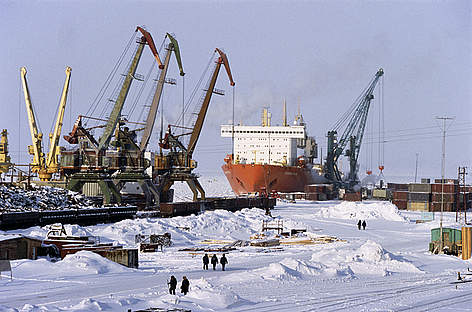 Shipping in the Arctic is already increasing. It brings with it the possibility of more jobs, but ... / ©: WWF / Bryan Alexander/www.arcticphoto.com rel=