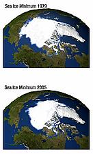Satellite images of the North Pole and how far sea ice extends during the warmest months. The 2005 ... / &copy;: NASA